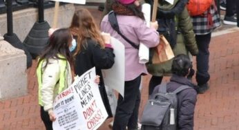 Columbia U. student workers set up picket line