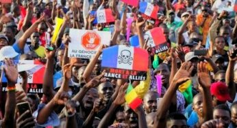 Malians demonstrate against French military presence