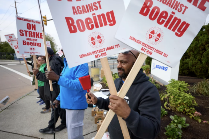 33,000 Machinists strike at Boeing