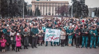 Town rebels after Ukraine troops kill child